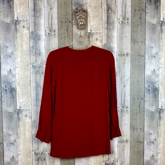 COS Textured Hidden Placket Button Down Blouse in Deep Red Size 36. - Picture 2 of 9